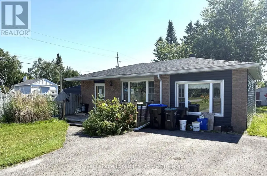 2 Lynn Street, Tiny (Perkinsfield)